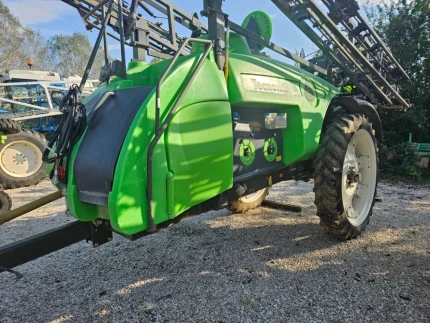 Pulvérisateur traîné - 3100L - 2010