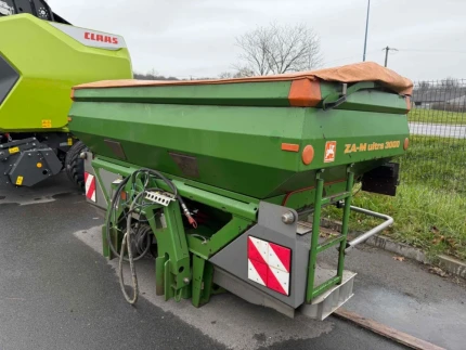 Distributeur d'engrais - 3000L - 2400CM - 2009