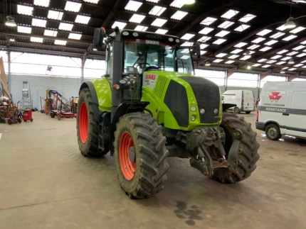 Claas AXION 820