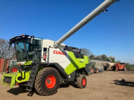 Claas TRION 530