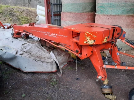 Faucheuse - 2.4M - Faucheuse arrière - 2002