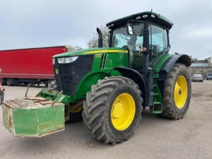 John Deere 7310R E23