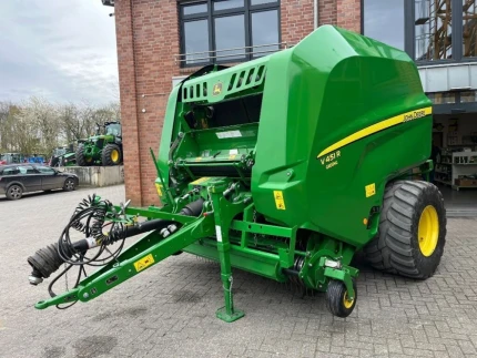 John Deere V451R