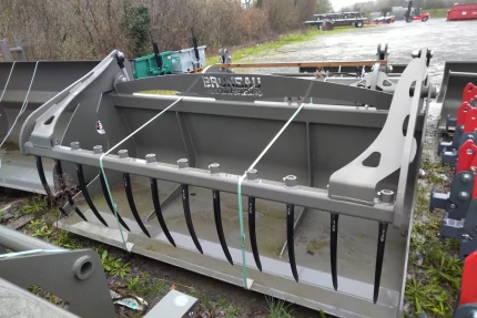 Godet multi-services - 240CM - 2022