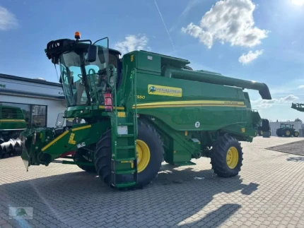 John Deere T550