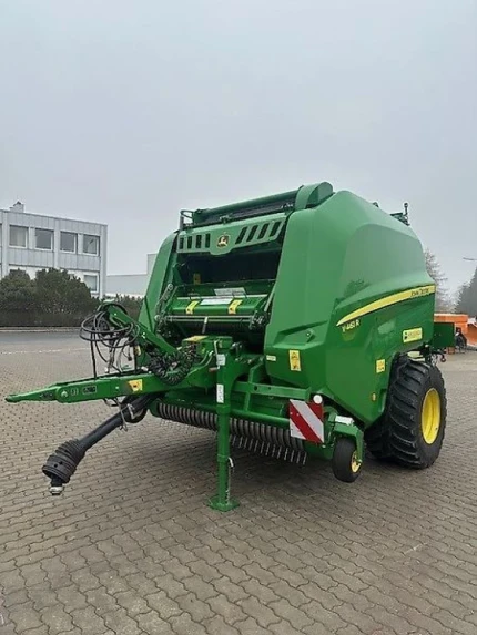 John Deere V461R