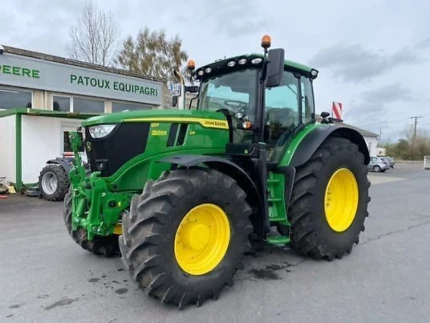 John Deere 6R215