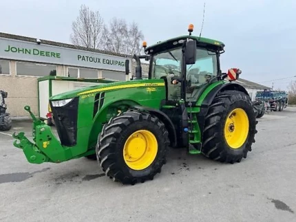 John Deere 8370R
