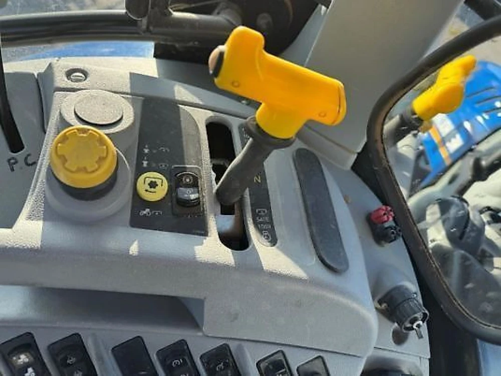 New Holland T7.260 PC d'occasion — photo 23