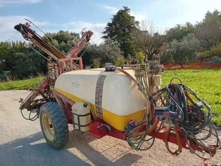 Pulvérisateur automoteur - 1990