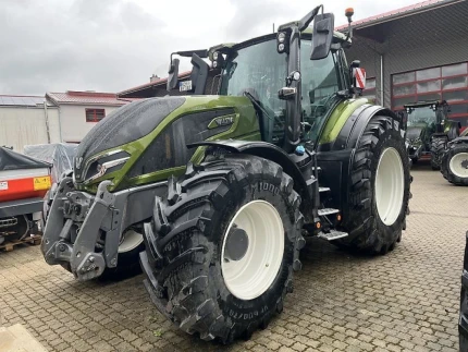 Valtra Valmet Q 305 VORFüHRSCHLEPPER