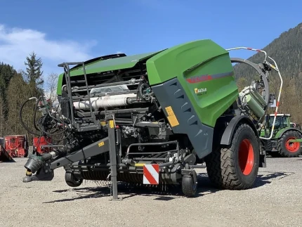 Fendt RUNDBALLENPRESSE ROTANA 130F COMBI