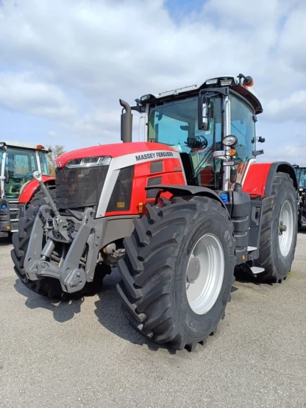 Massey Ferguson MF 8S.225