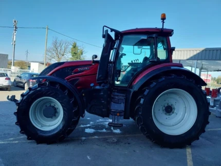 Valtra Valmet T214A