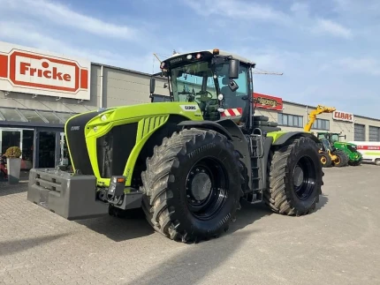 Claas XERION 5000 TRAC VC *HALLOWEEN HIGHLIGHT