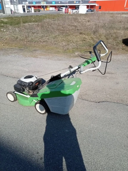 Tondeuse à conducteur marchant - 2007