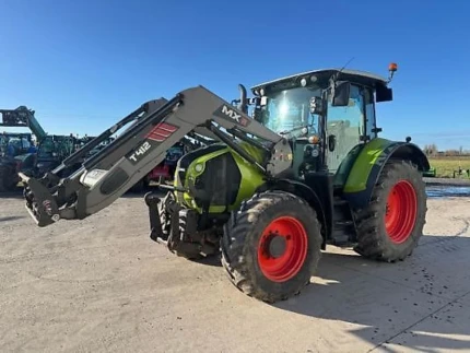 Claas ARION 520