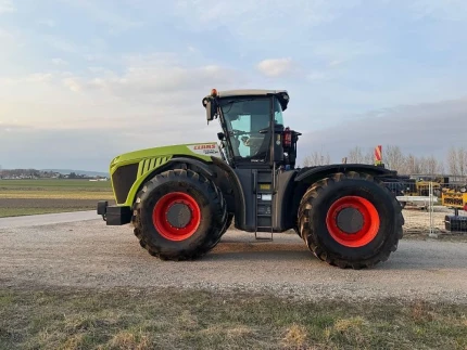 Claas XERION 5000 TRAC VC
