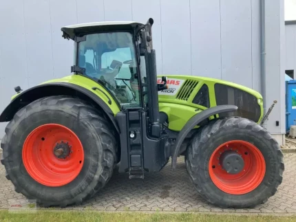 Claas AXION 930