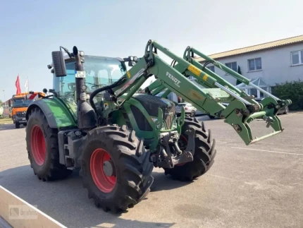 Fendt 724 VARIO TMS PROFI PLUS MIT FRONTLADER