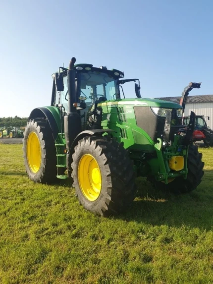 John Deere 6195M