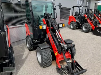 Mini chargeuse - 10 614 H - 2023