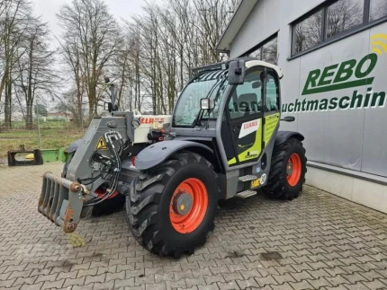 Claas SCORPION 7050