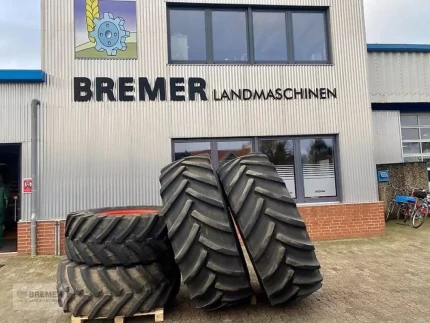 Claas AXION 920: TRELLEBORG TM 900 HIGH POWER