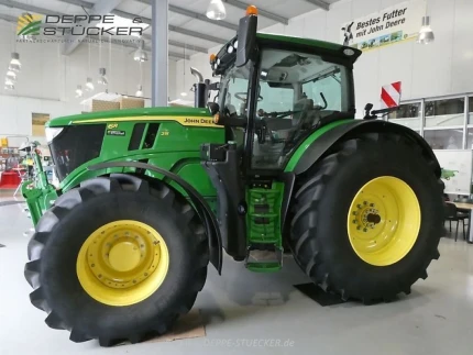 John Deere 6R 215