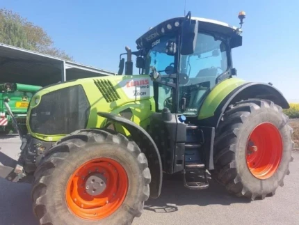 Claas AXION 810