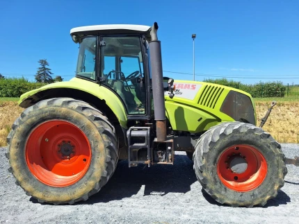 Claas AXION 810