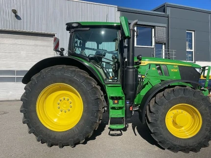 John Deere 6R215/ 6R 215