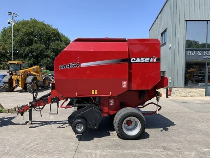 Case IH RB454 ROUND BALER (ST23562)