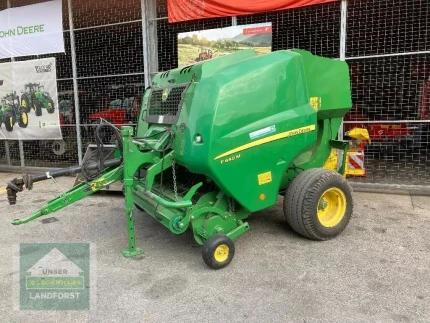 John Deere F440M