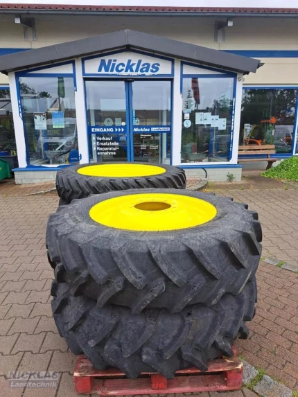 Inconnu CEAT 380/85R34 + 380/90R50