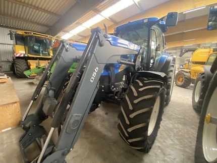 New Holland T6020 ELITE