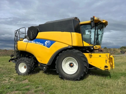 New Holland CR 9060 ELEVATION