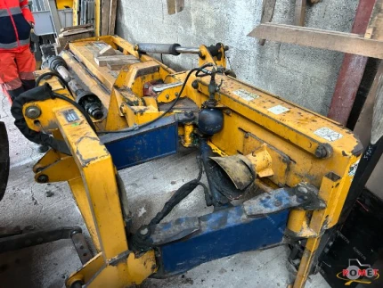 Broyeur à axe horizontal et vertical - 1.6M - 1 807 H - 2005