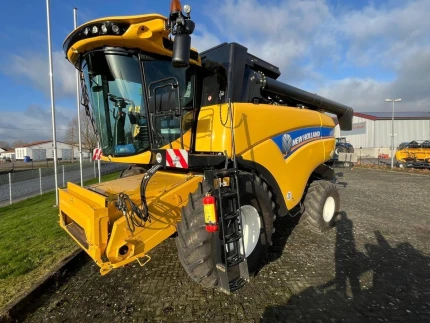 New Holland CX 6.90 SCHüTTLER + 25FT SW + SWW
