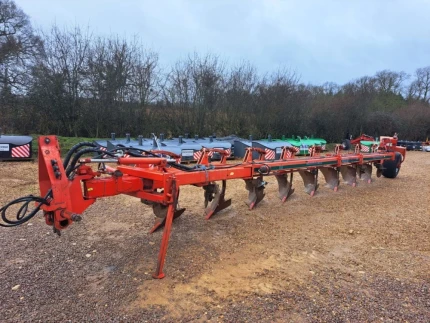 Vogel Noot 8 FURROW CONVENTIONAL PLOUGH