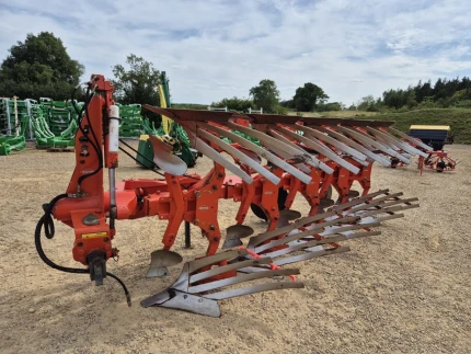 Kuhn MULTIMASTER 121 5 FURROW (4+1) MOUNTED PLOUGH C/W SLATTED BODIES