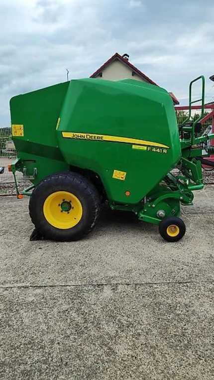 John Deere F441R