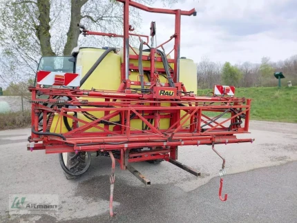 Pulvérisateur automoteur