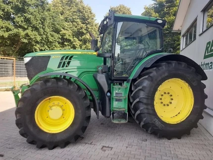 John Deere 6215 R