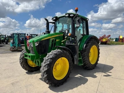 John Deere 6120M
