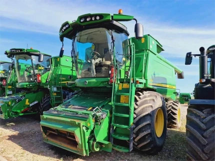 John Deere T660