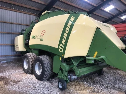 Presse à balles carrées (moyenne et haute densité) - 2015