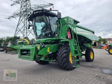 John Deere T550