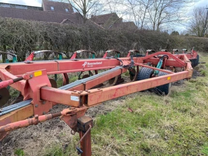 Kverneland DA100 9 FURROW SEMI MOUNTED CONVENTIONAL PLOUGH