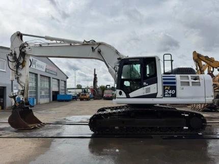 Komatsu PC 240 NLC-10 ** BJ. 2013 * 8009H/SW/KLIMA/ZSA